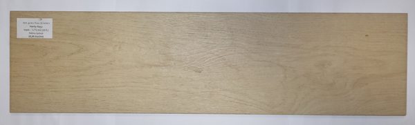 Hardy Haya , Noliktavā: 9,45 m2